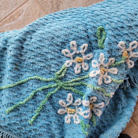 Vintage Cornflower Blue & White Chenille Bedspread Fluffy 100% Cotton Fabric  Qu - Picture 1 of 8